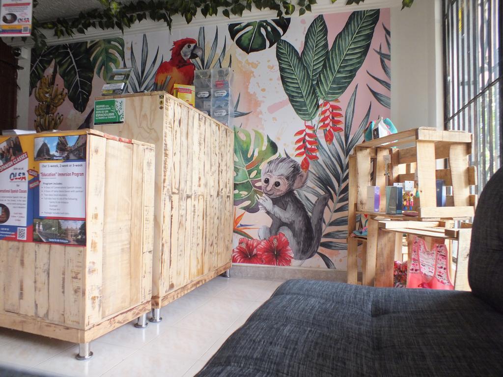 Hostal Casa Paraiso Меделин Екстериор снимка