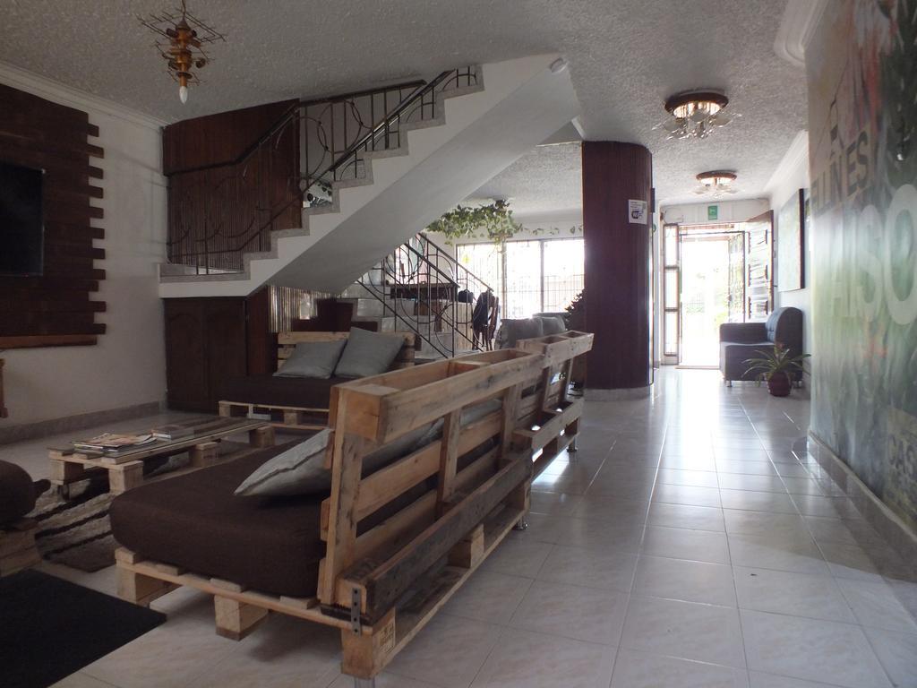 Hostal Casa Paraiso Меделин Екстериор снимка